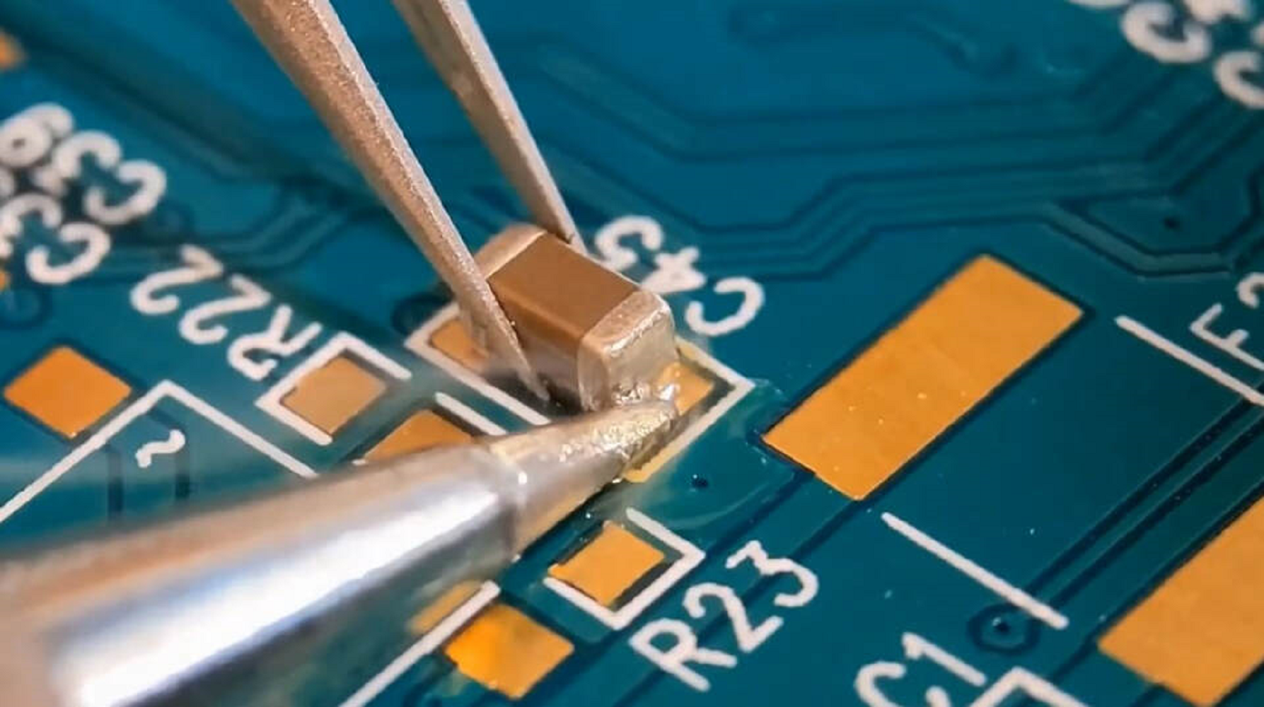 BT104 — How to Solder SMD Components Training Course