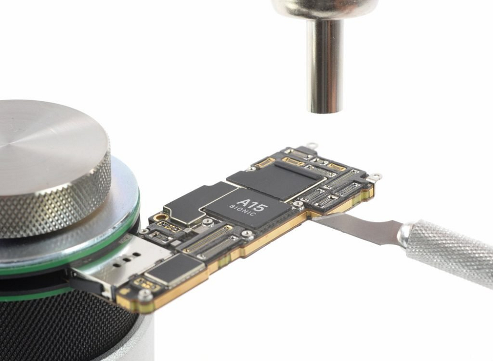 AT101 — iPhone and iPad Logic Board Repair